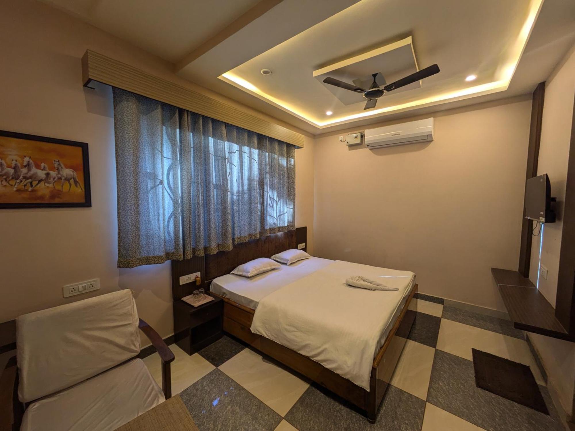 Kishori Vatika Hotel Ramnagar  Ngoại thất bức ảnh