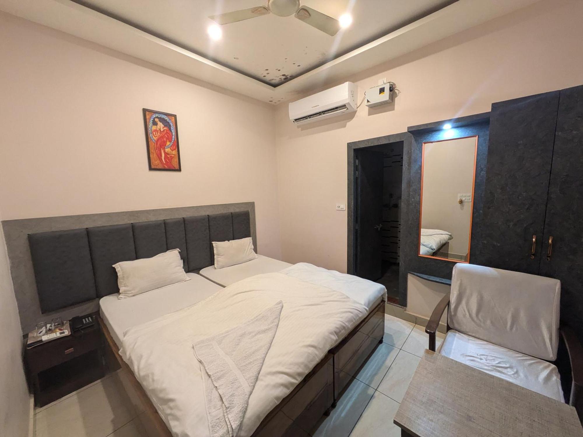 Kishori Vatika Hotel Ramnagar  Ngoại thất bức ảnh