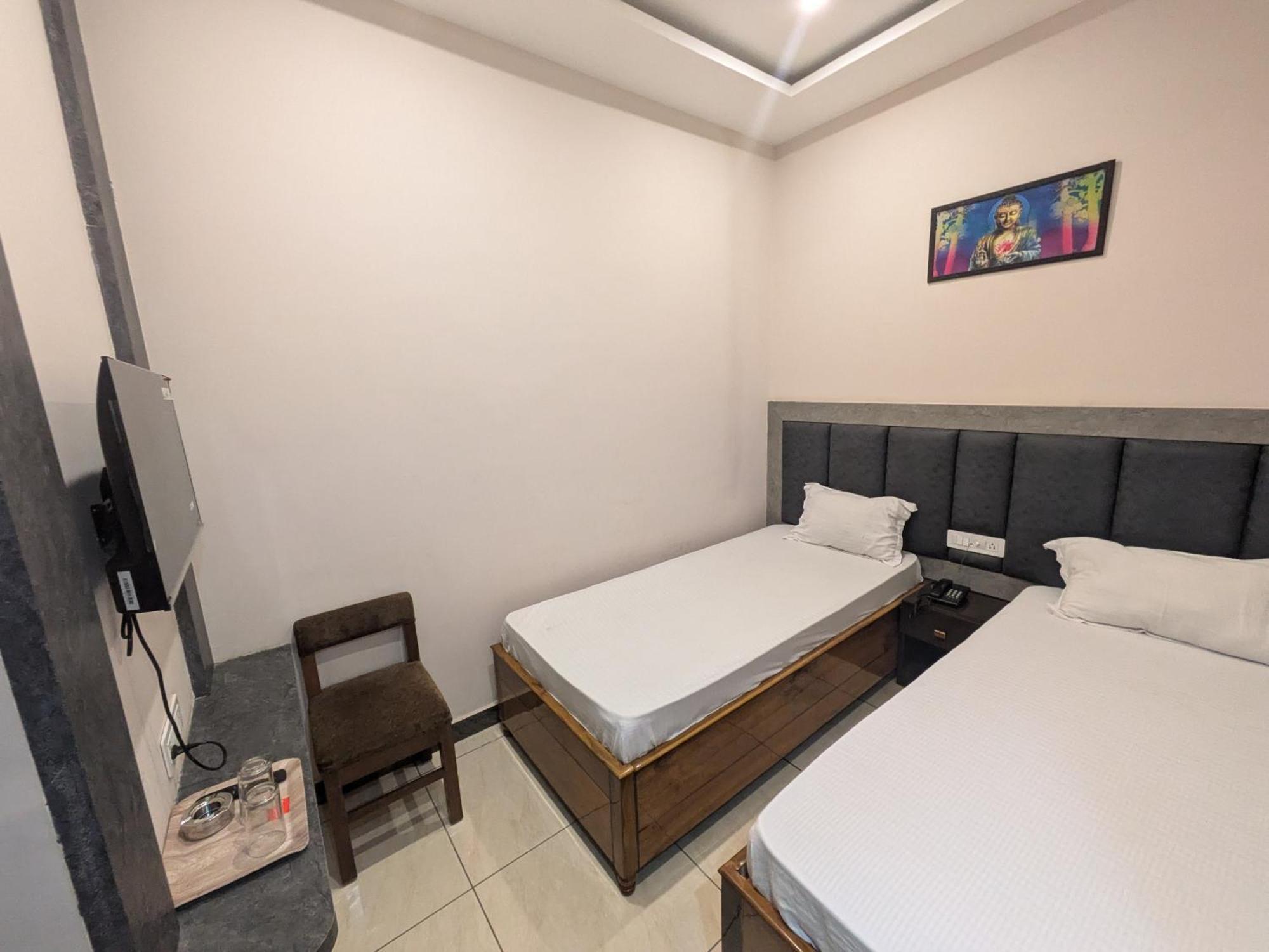 Kishori Vatika Hotel Ramnagar  Ngoại thất bức ảnh
