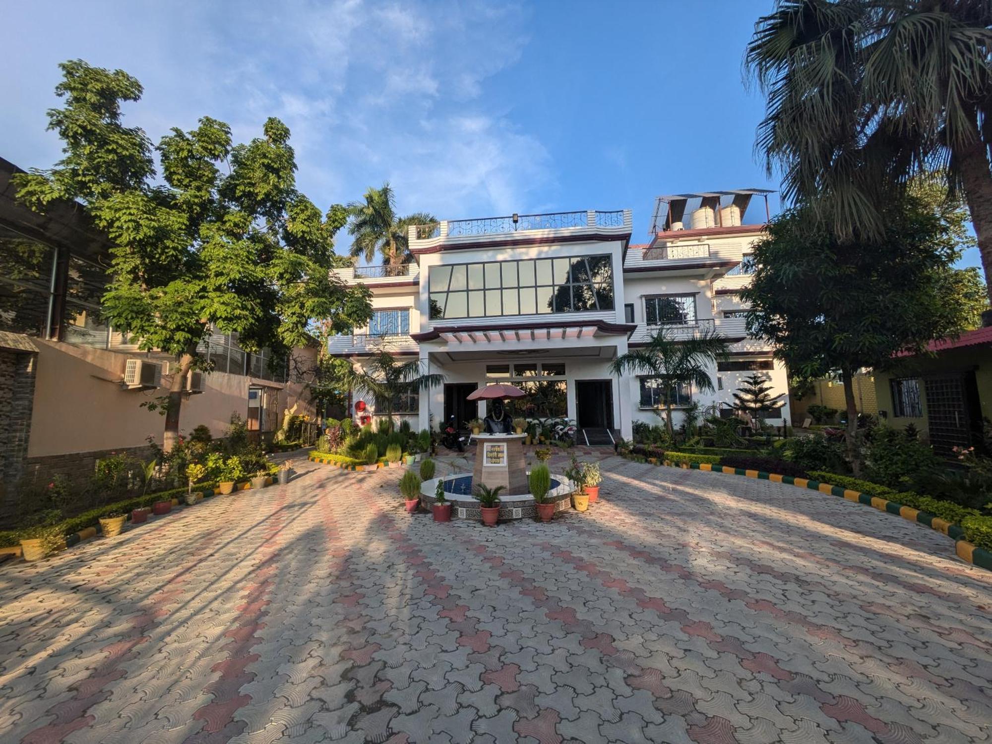 Kishori Vatika Hotel Ramnagar  Ngoại thất bức ảnh